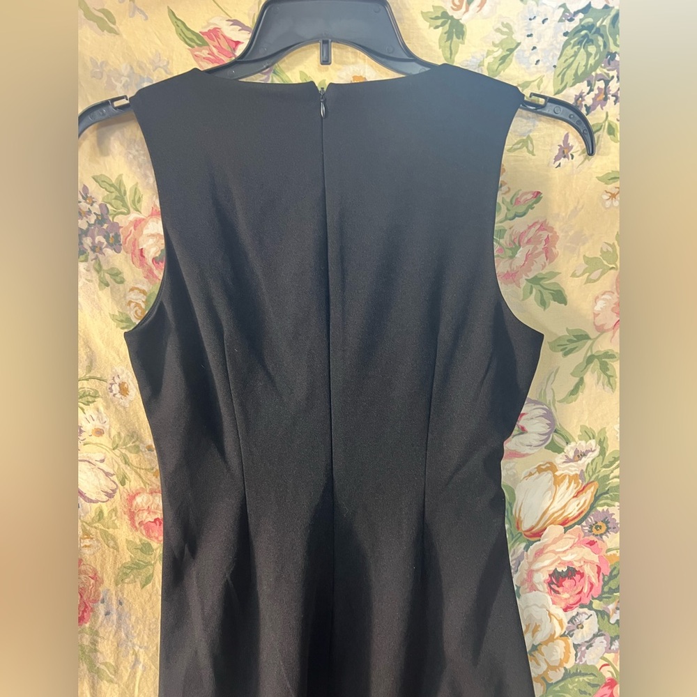 Elegant Black Sleeveless Mini Dress - Picture 5 of 12